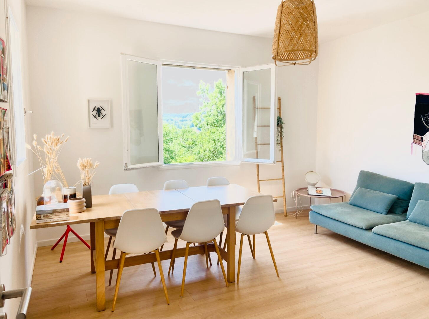 Luxury gîte Le Vélo Rouge & Gîte Le Vélo Bleu at Le Petit Domaine in South West France with stone house, private terrace, vegetable garden, kids swimming pool, free parking & air conditioning.